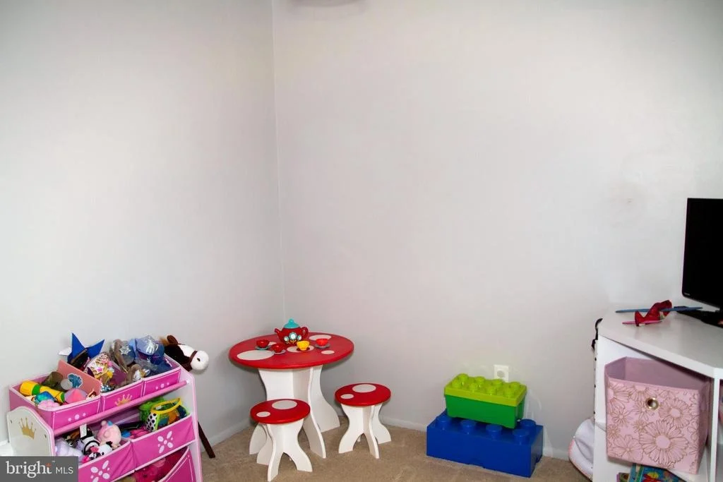 Photo of 276 PINOAK LANE