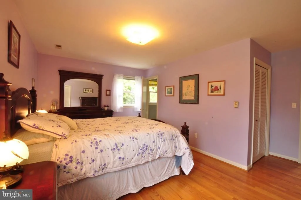 Photo of 10121 JOHNS DRIVE
