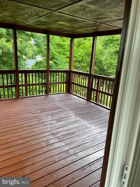 Photo of 610 W NETTLE TREE ROAD