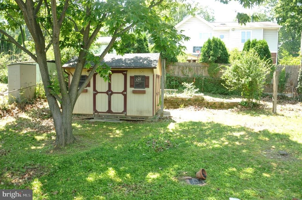 Photo of 11712 VEIRS MILL ROAD