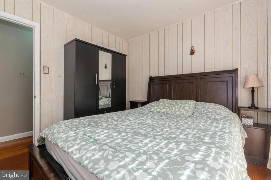 Photo of 212 3RD AVENUE W