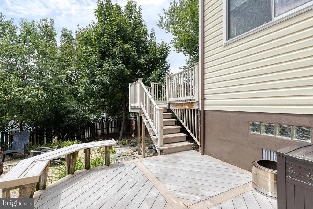 Photo of 1704 LINCOLN DRIVE