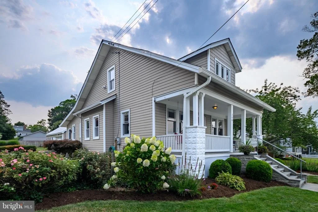 Photo of 208 EDGEWATER DRIVE