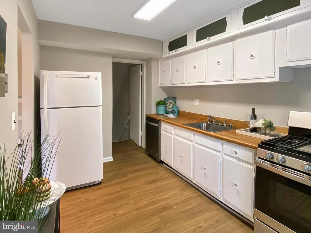 Photo of Unit 2C at 8486 IMPERIAL DRIVE