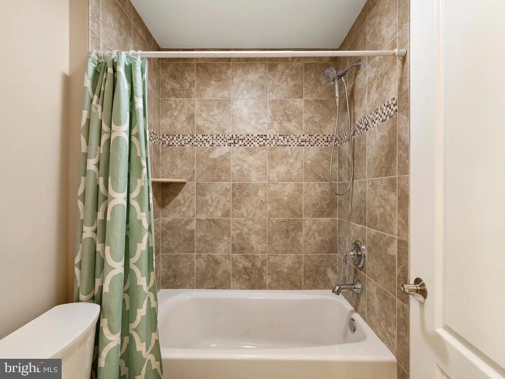 Photo of 995 WILDA DRIVE