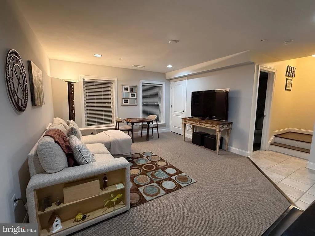 Photo of 20 MAXWELL SQUARE