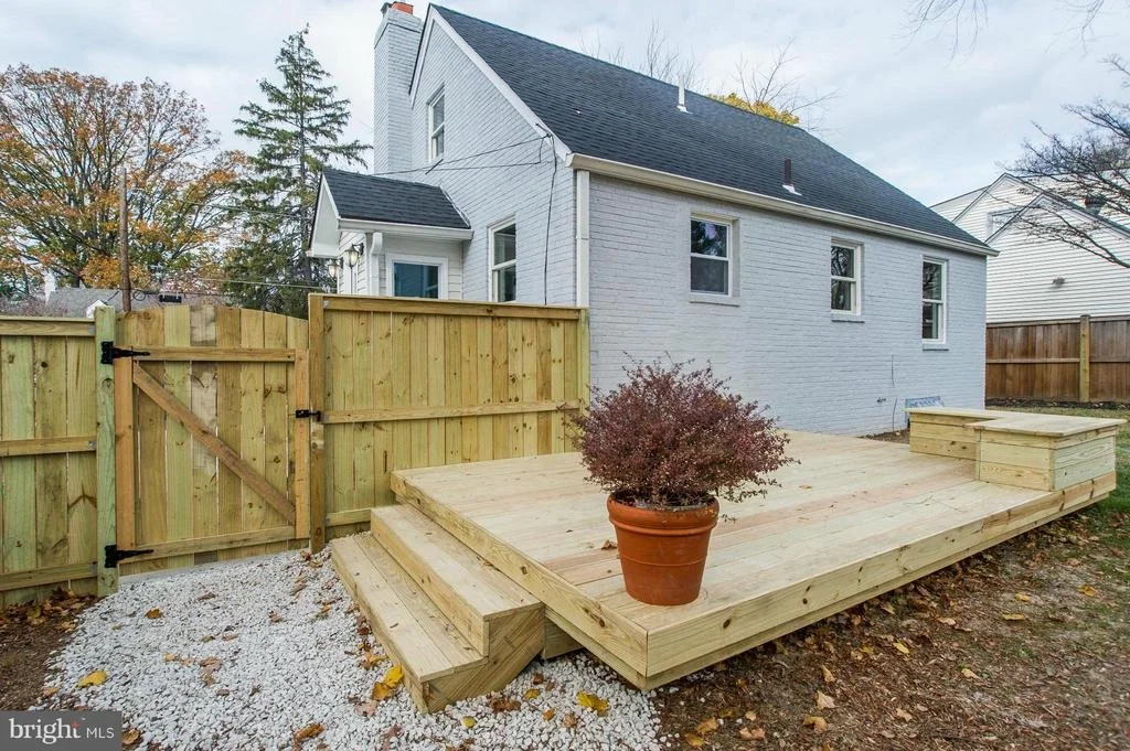Photo of 9905 SUTHERLAND ROAD