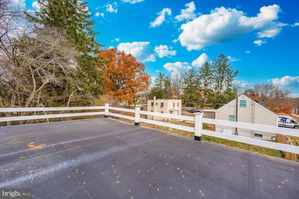 Photo of 239 DEVONSHIRE ROAD NE