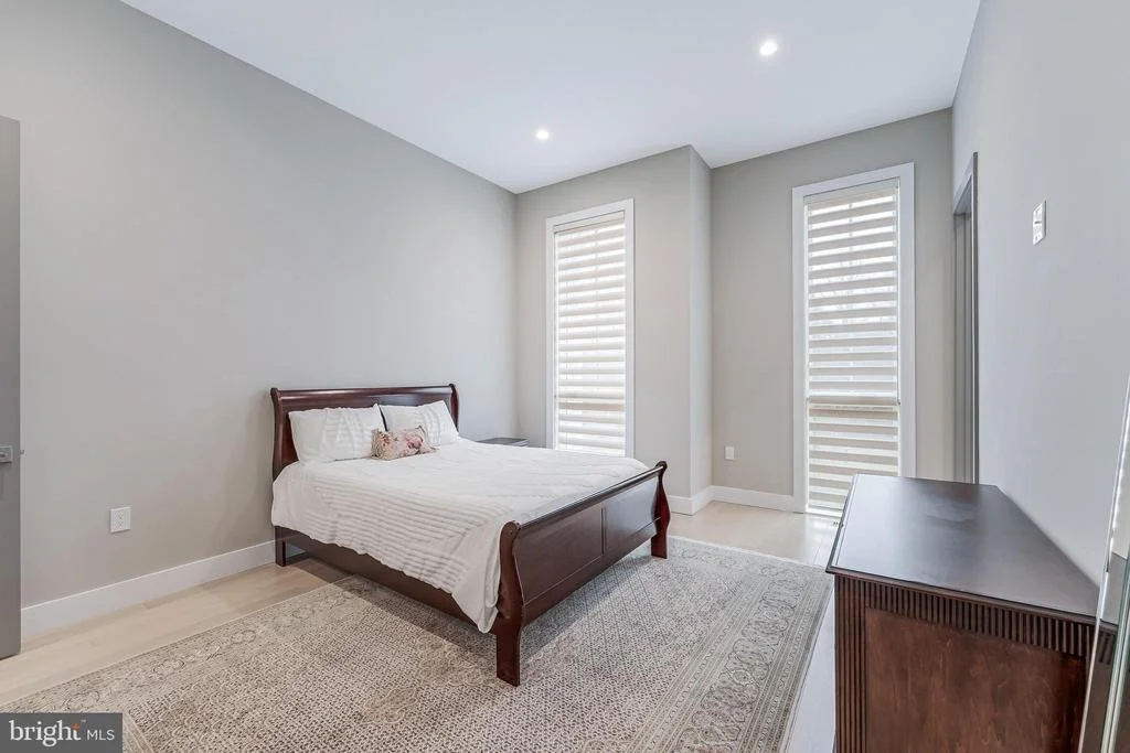 Photo of 908 WALKER ROAD