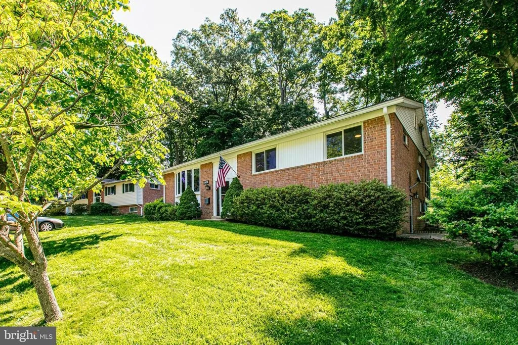 Photo of 5505 EASTBOURNE DRIVE