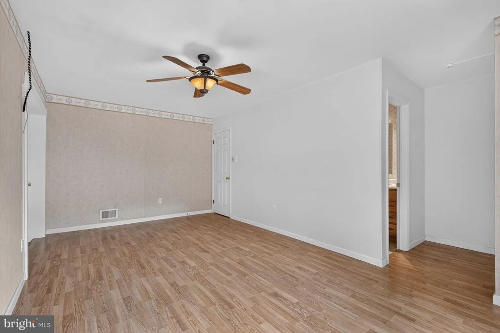 Photo of 323 AVONDALE DRIVE