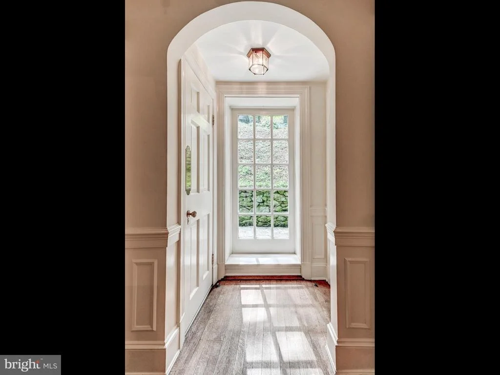 Photo of 1860 CIRCLE ROAD