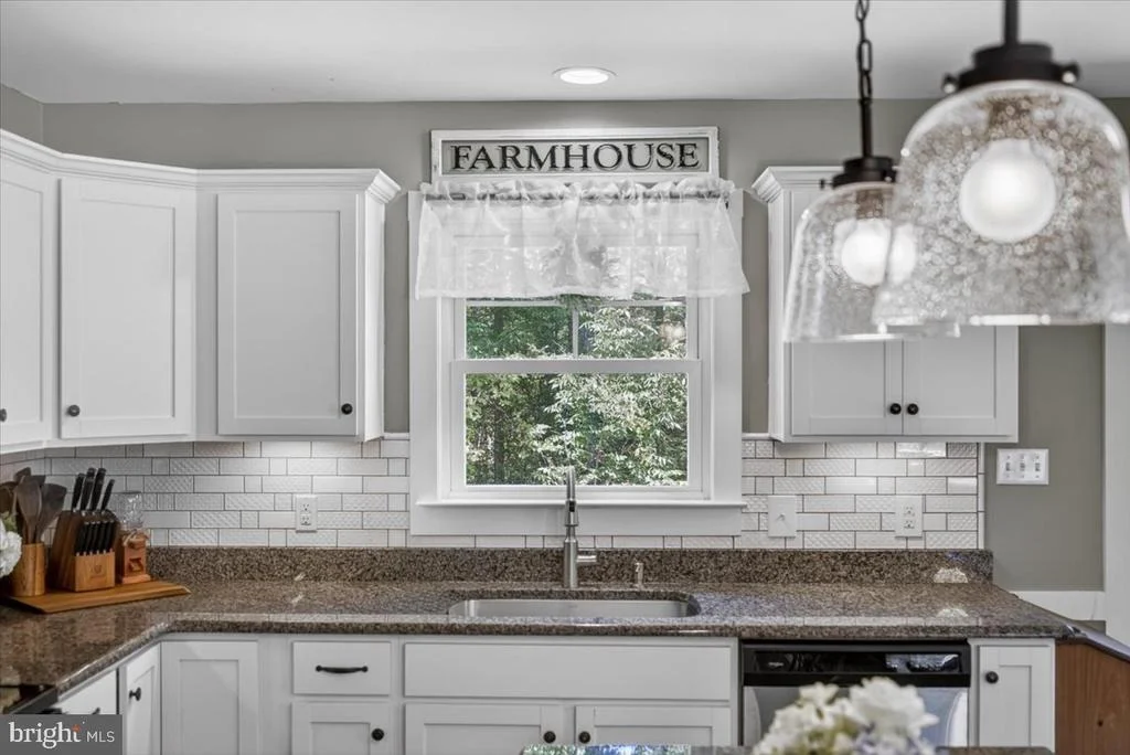 Photo of 844 MANCHESTER ROAD