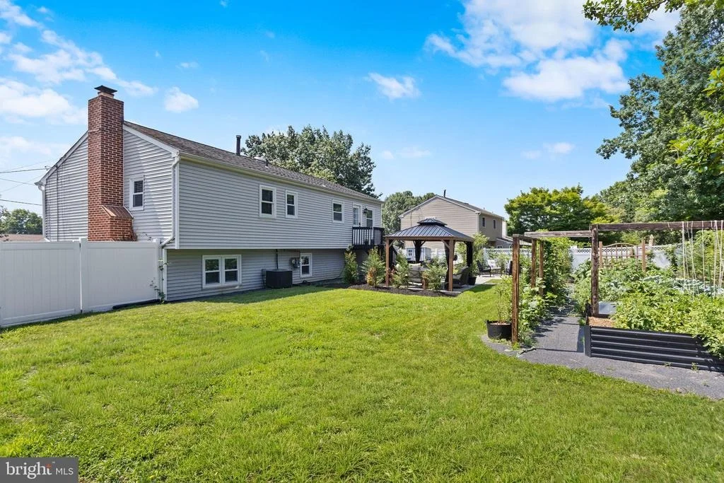 Photo of 6 INDEPENDENCE DRIVE