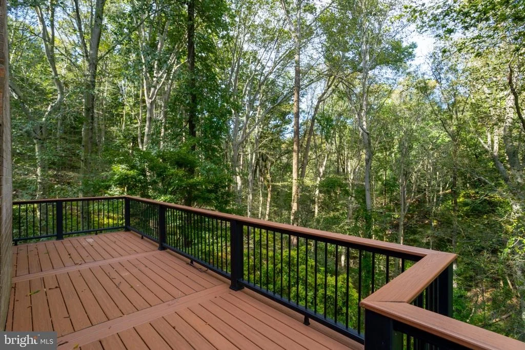 Photo of 2010 FALLSGROVE WAY