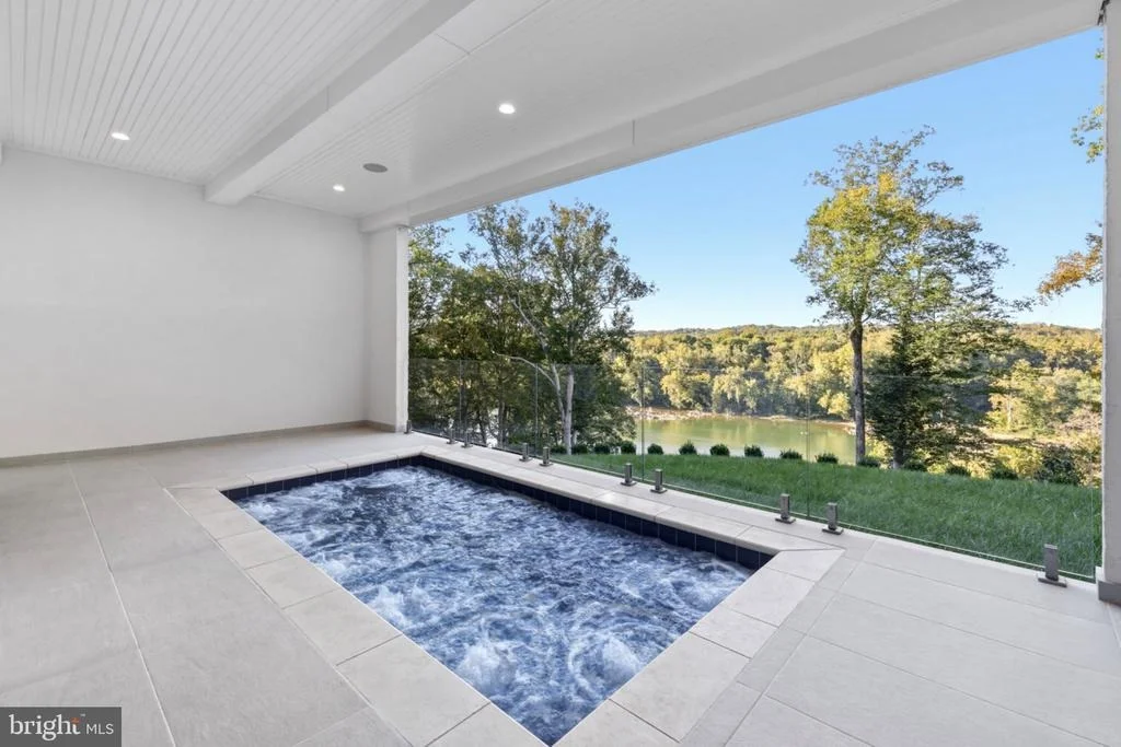 Photo of 620 RIVERCREST DRIVE