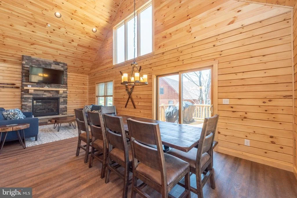 Photo of 828 N CAMP RD