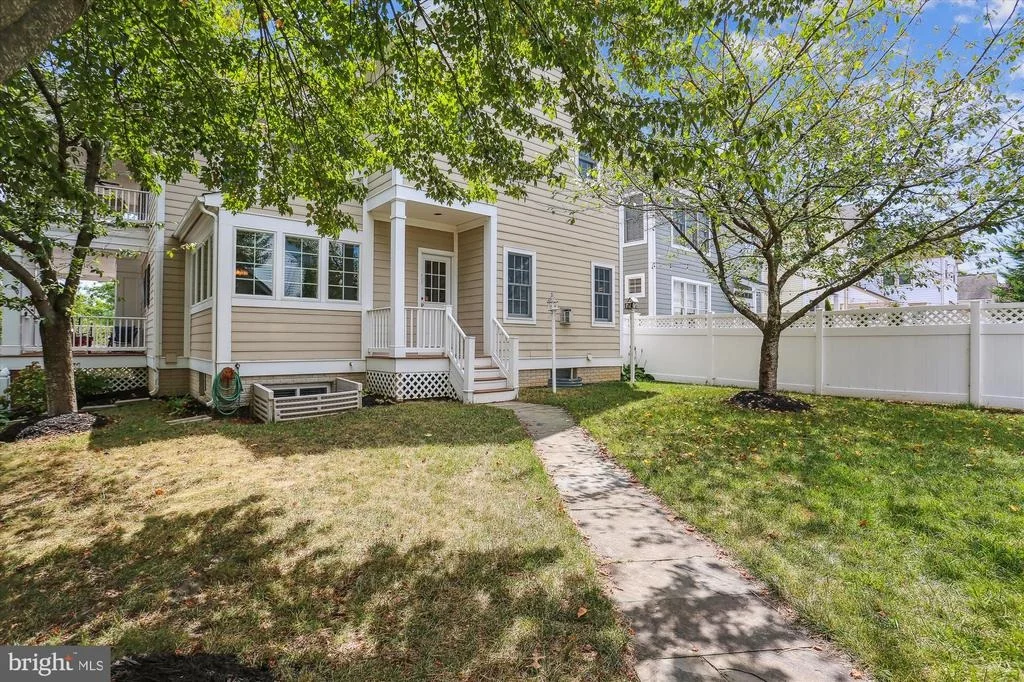 Photo of 3824 CARRIAGE HILL DRIVE