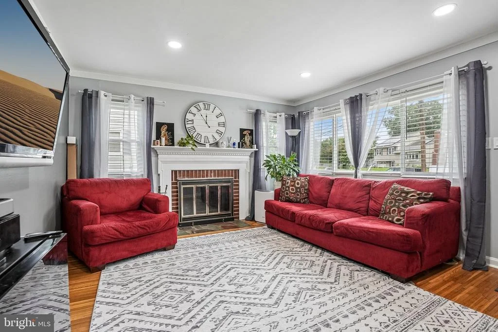 Photo of 150 HAWTHORNE DRIVE