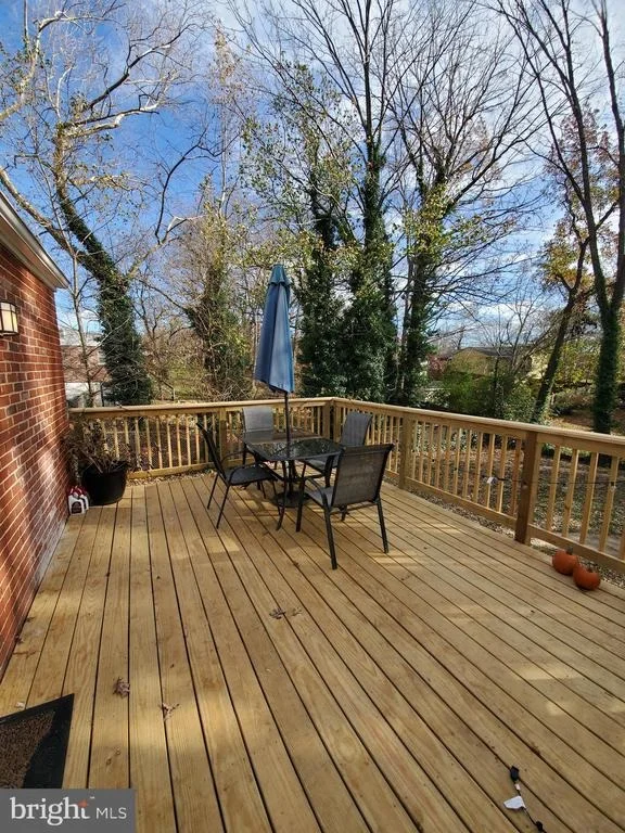 Photo of 6111 DEN LEE DRIVE