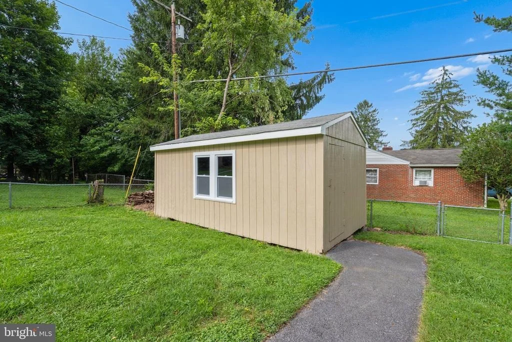 Photo of 8995 HAMBURG ROAD