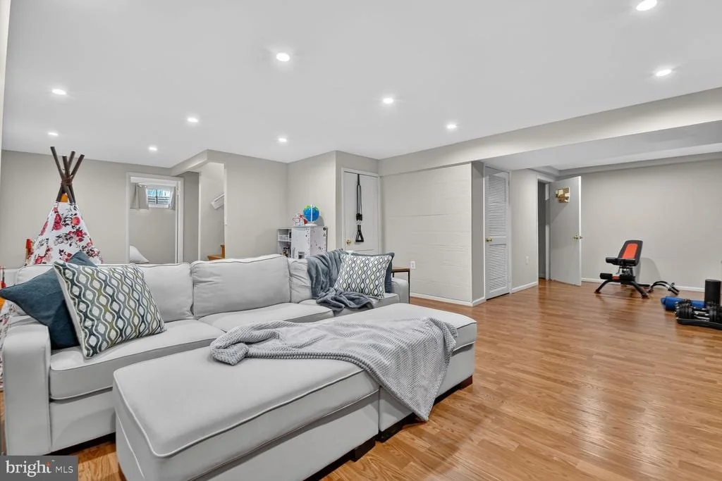 Photo of 9 RICHVIEW COURT