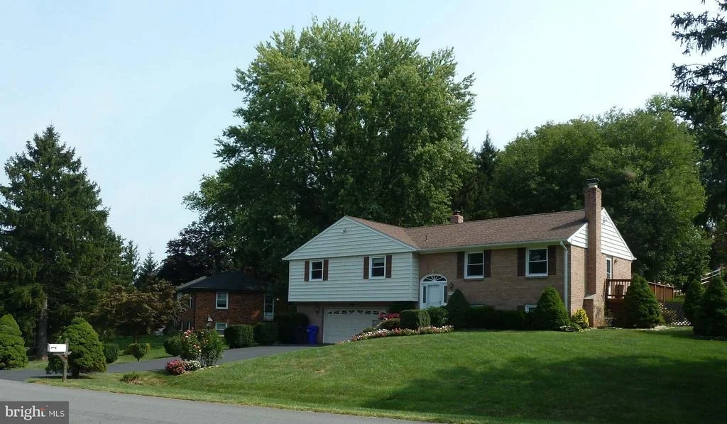 Photo of 19605 CHARLINE MANOR ROAD