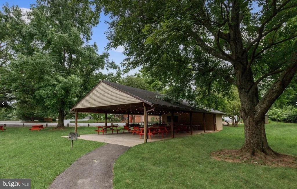 Photo of 6903 GREENVALE COURT