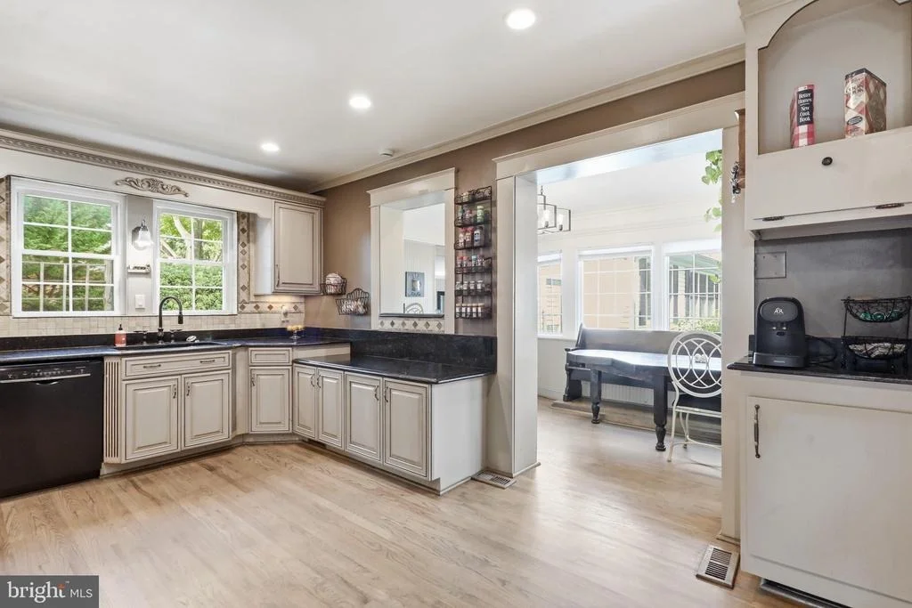 Photo of 5921 QUINN ROAD