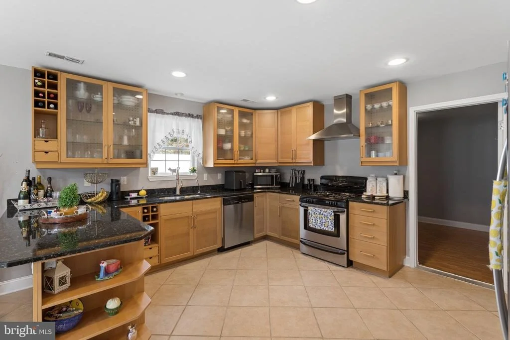 Photo of 531 MANOR ROAD