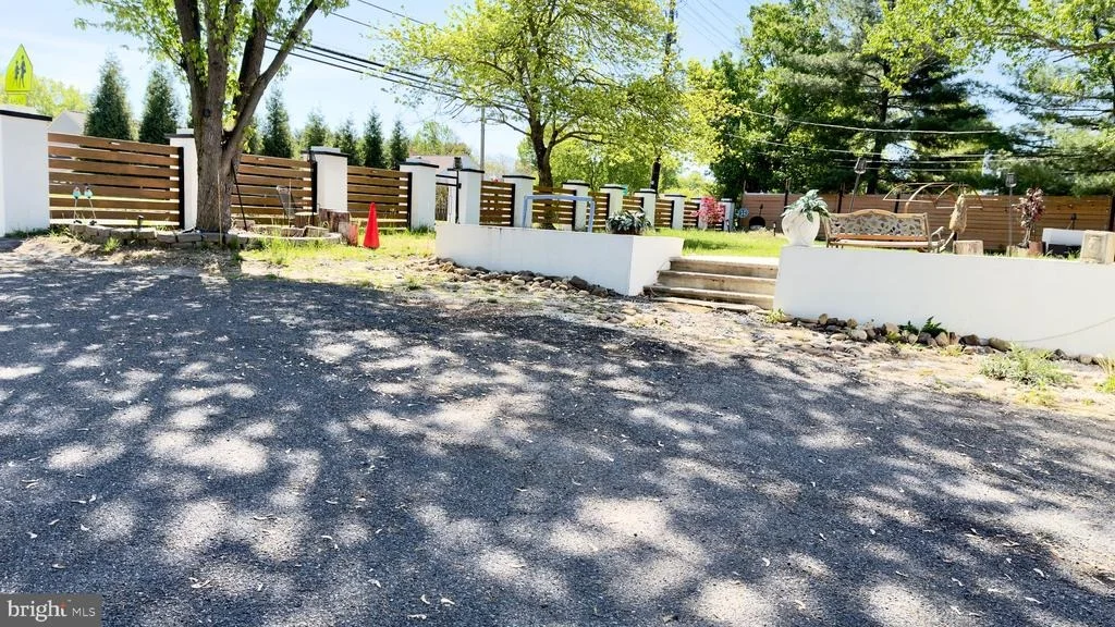 Photo of 16720 LONGDRAFT ROAD