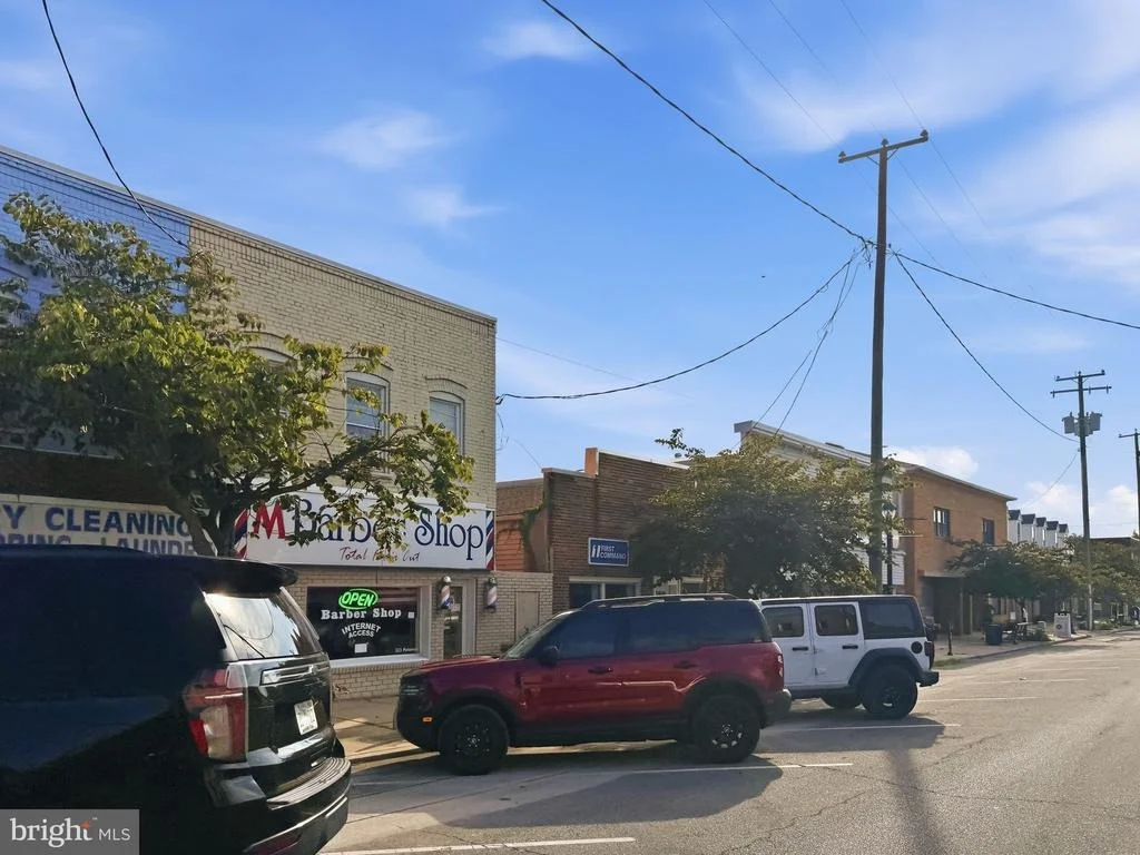 Photo of 320 3RD AVENUE