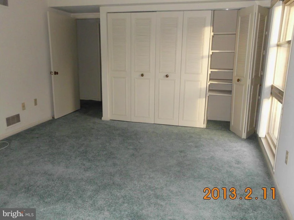 Photo of Unit 701A at 3350 GLENEAGLES DRIVE