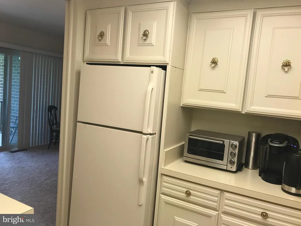 Photo of Unit 712D at 3362 GLENEAGLES DRIVE
