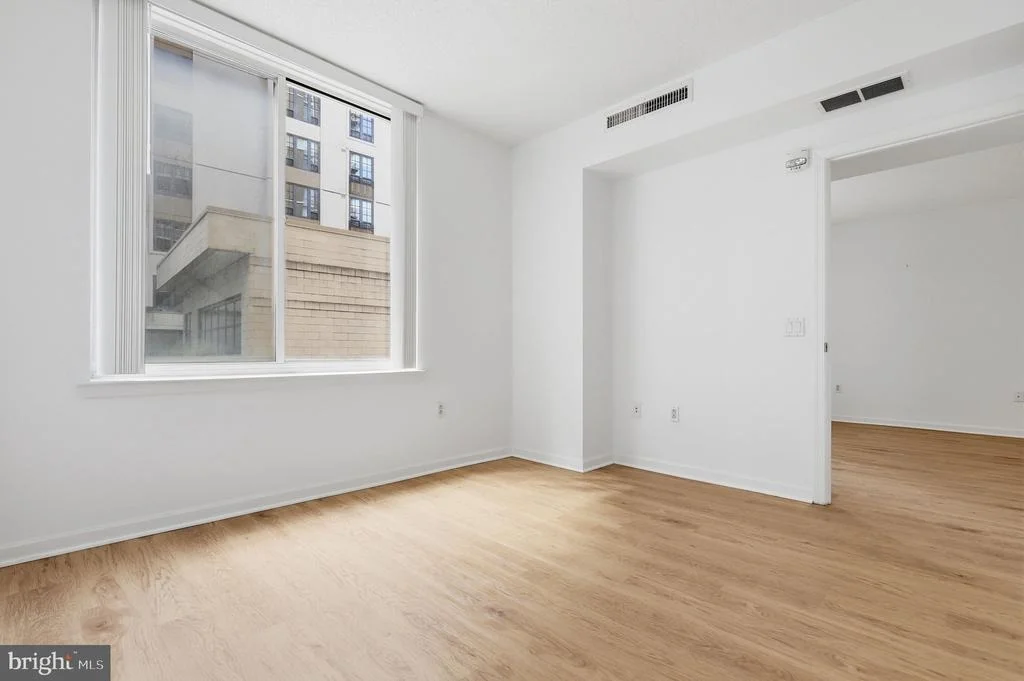 Photo of Unit 201 at 930 WAYNE AVENUE