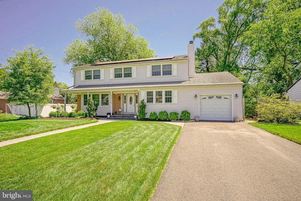 Photo of 1237 HEARTWOOD DRIVE