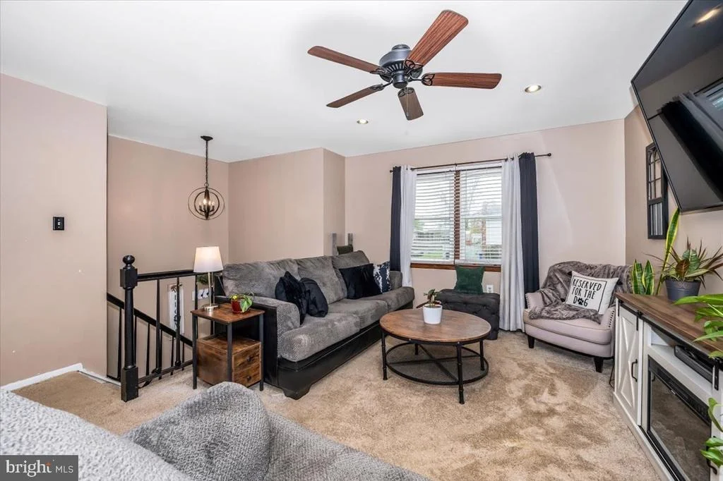 Photo of 223 TAMARACK WAY