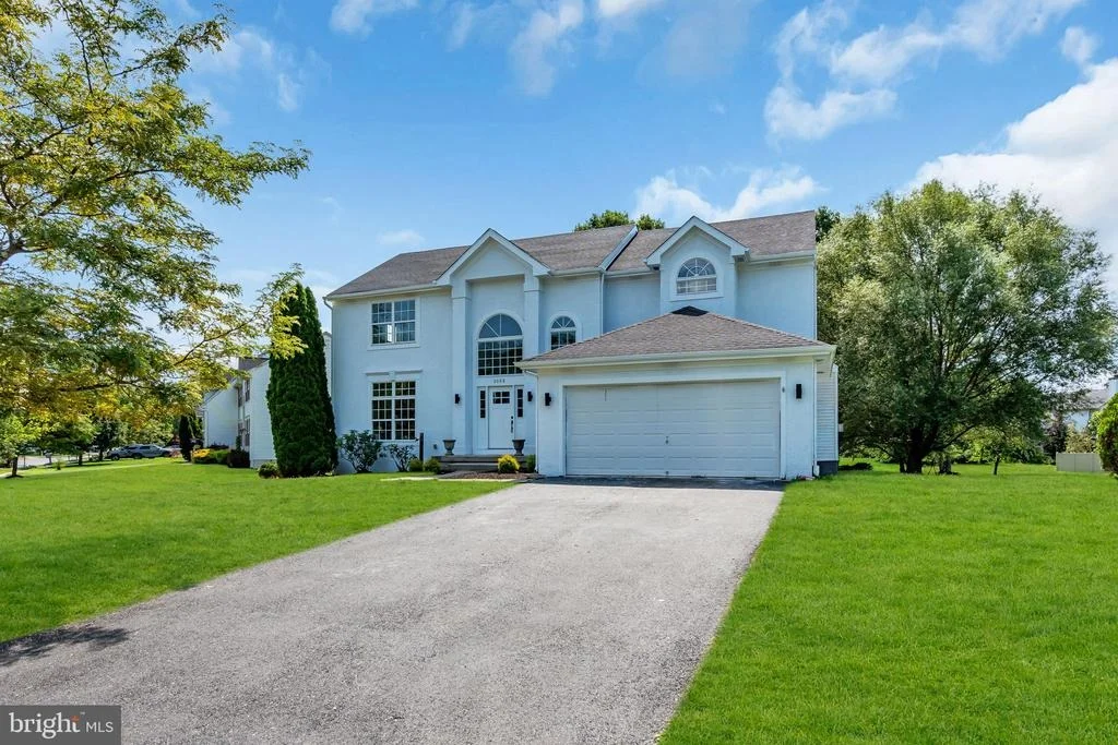 Photo of 1055 HUNTINGDON DRIVE