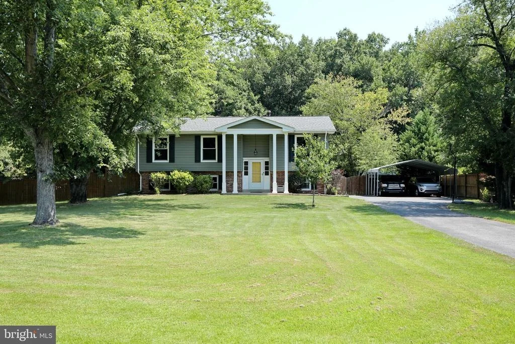 Photo of 5016 SKYLARK DRIVE