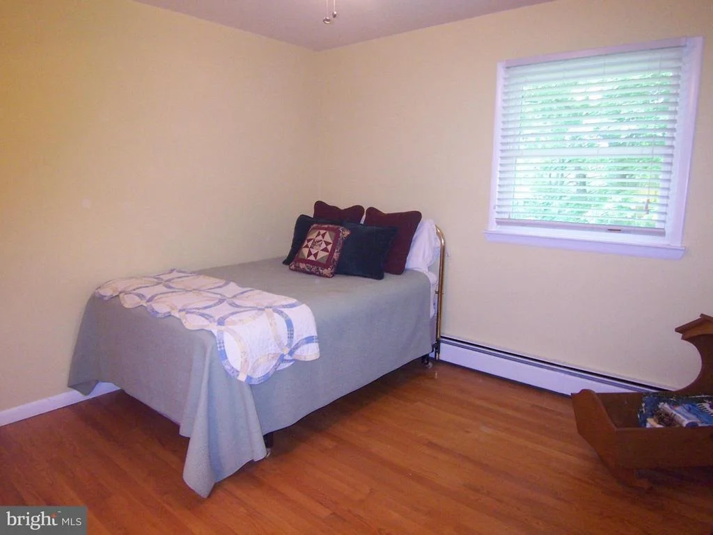Photo of 25512 JARL DRIVE