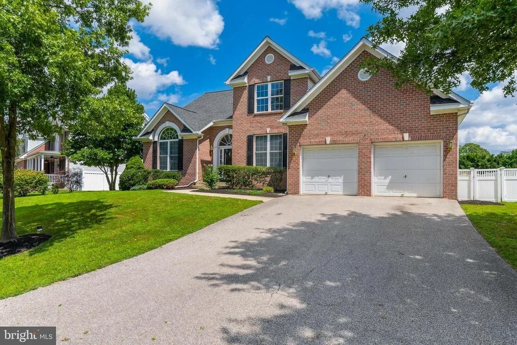 Photo of 457 UNIVERSITY DRIVE