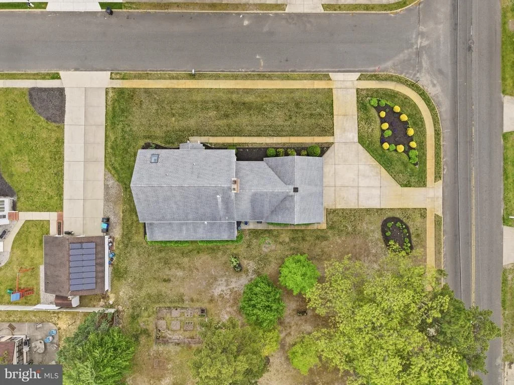 Photo of 1 MOSS VIEW LANE