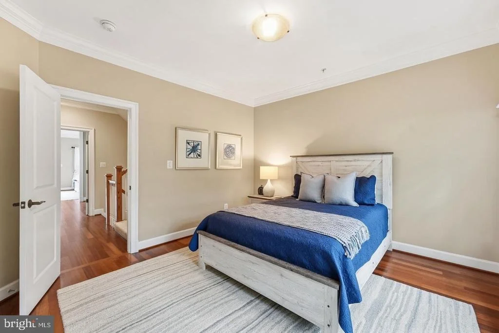 Photo of 4462 MACARTHUR BOULEVARD NW