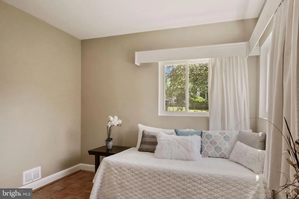 Photo of 10611 BUCKNELL DRIVE
