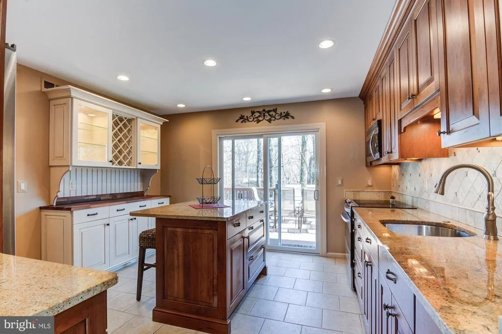 Photo of 9612 SHIPWRIGHT DRIVE