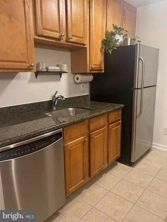 Photo of Unit 4D7 at 3176 SUMMIT DRIVE
