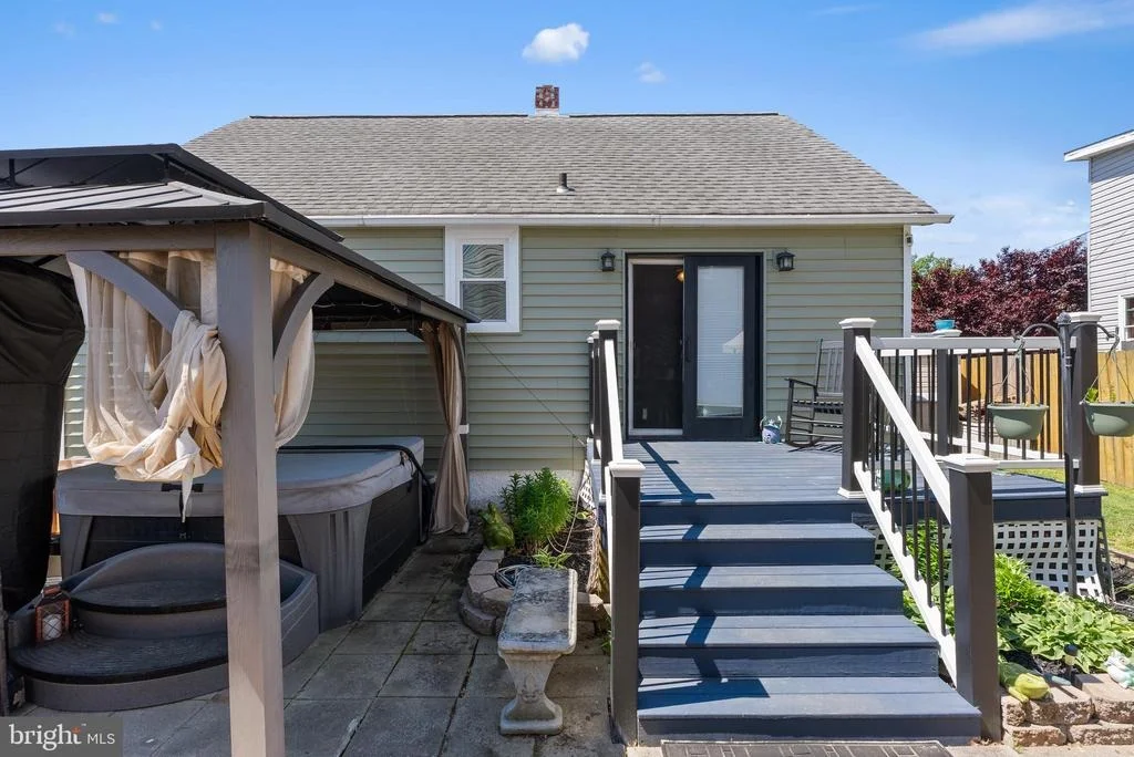 Photo of 70 DEL RIO ROAD