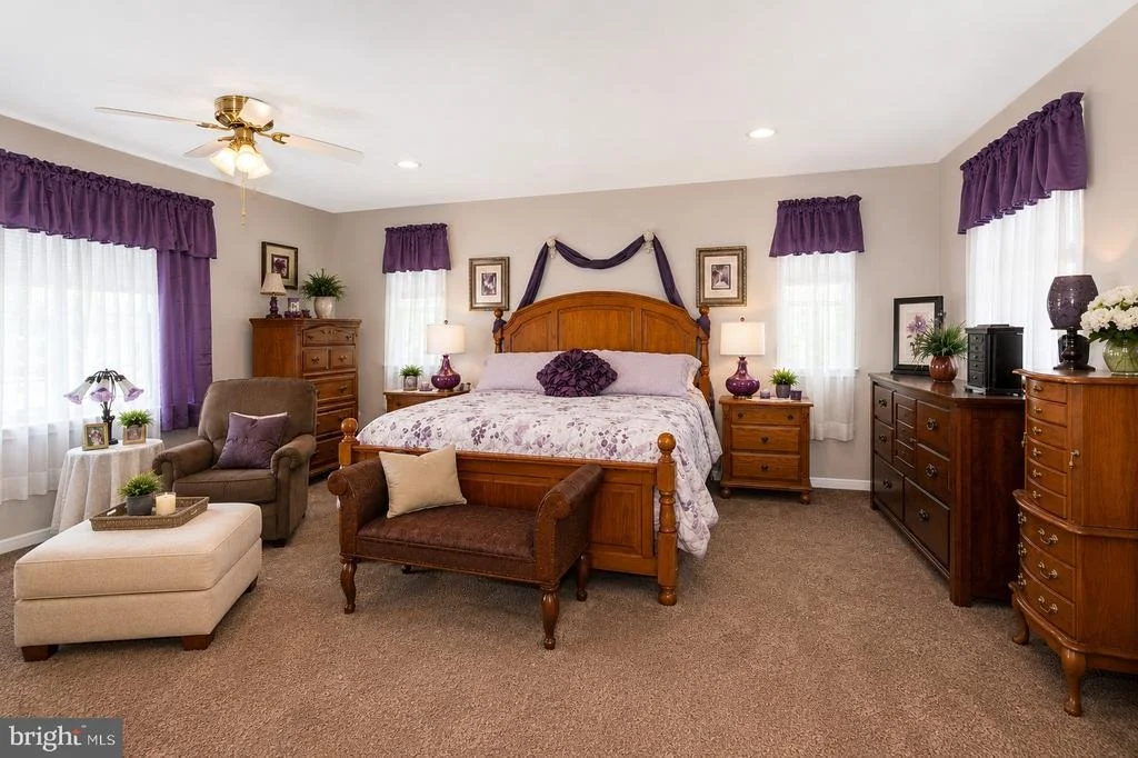 Photo of 6213 WHITE OAK DRIVE