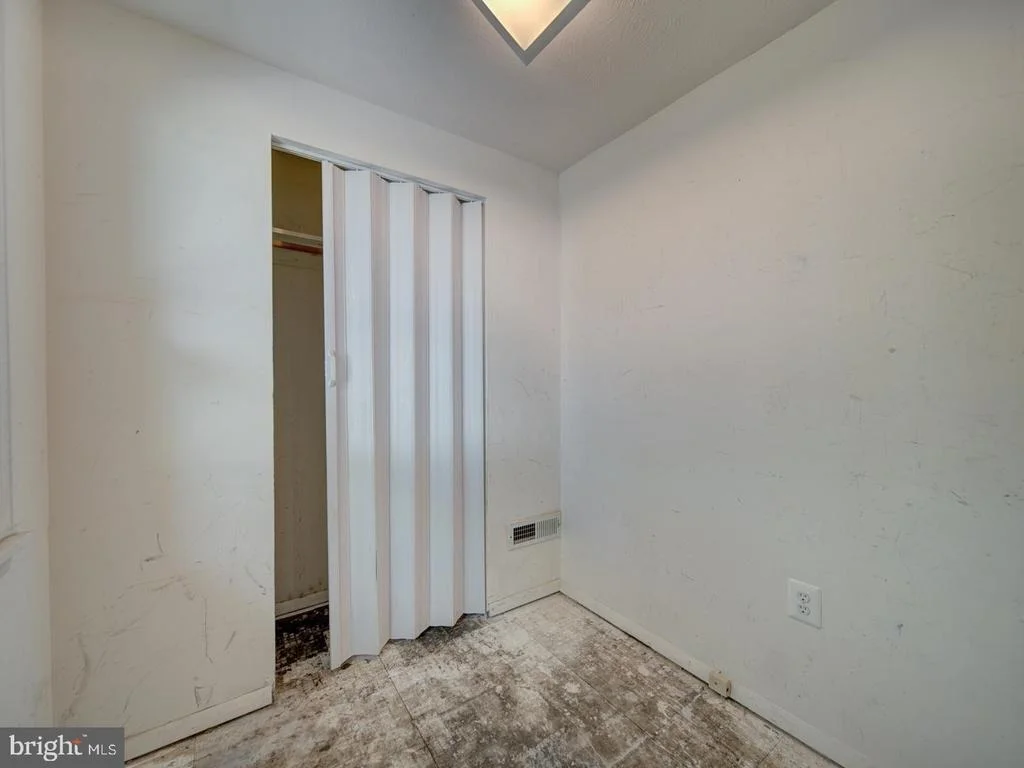 Photo of 9303 KIMBARK AVENUE