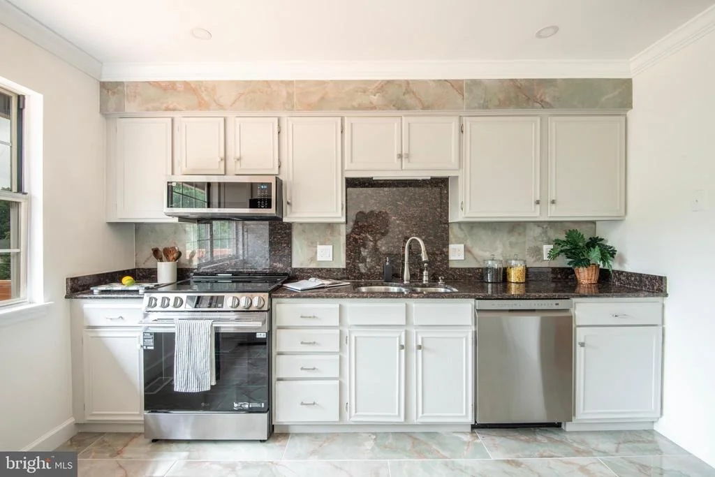 Photo of 1240 VIKING DRIVE N